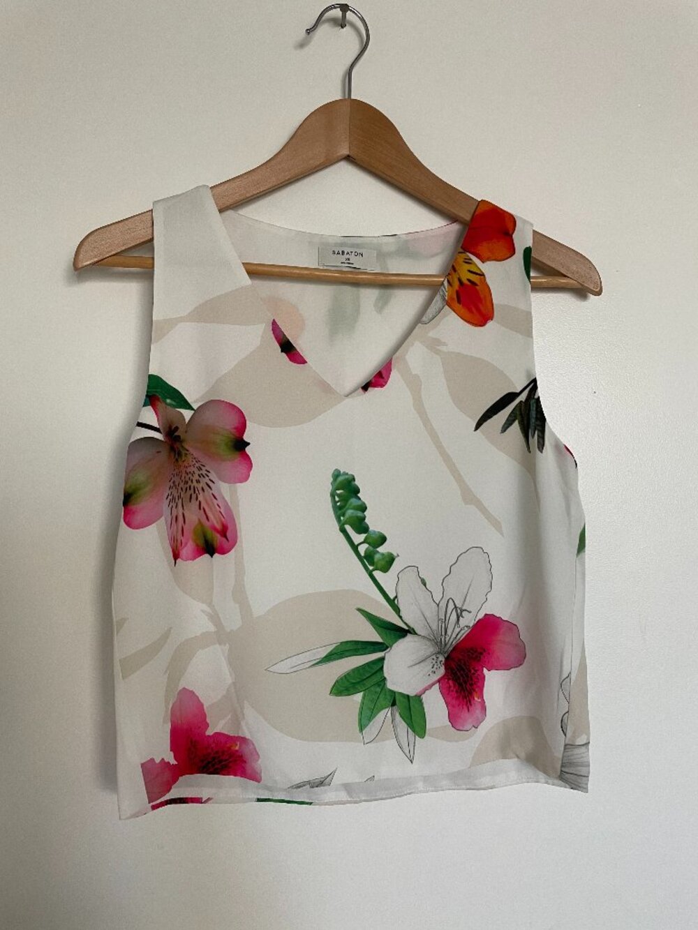 Babaton Aritzia Murphy Blouse Cropped Sleeveless Tropical Floral Vacation Resort